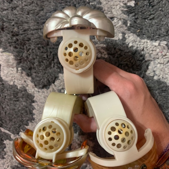 Bundle of 2 slightly used bath and body pumpkin wallflowers - Picture 2 of 2